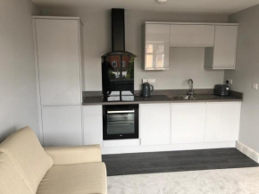 New one bed 1st floor flat close to the beach